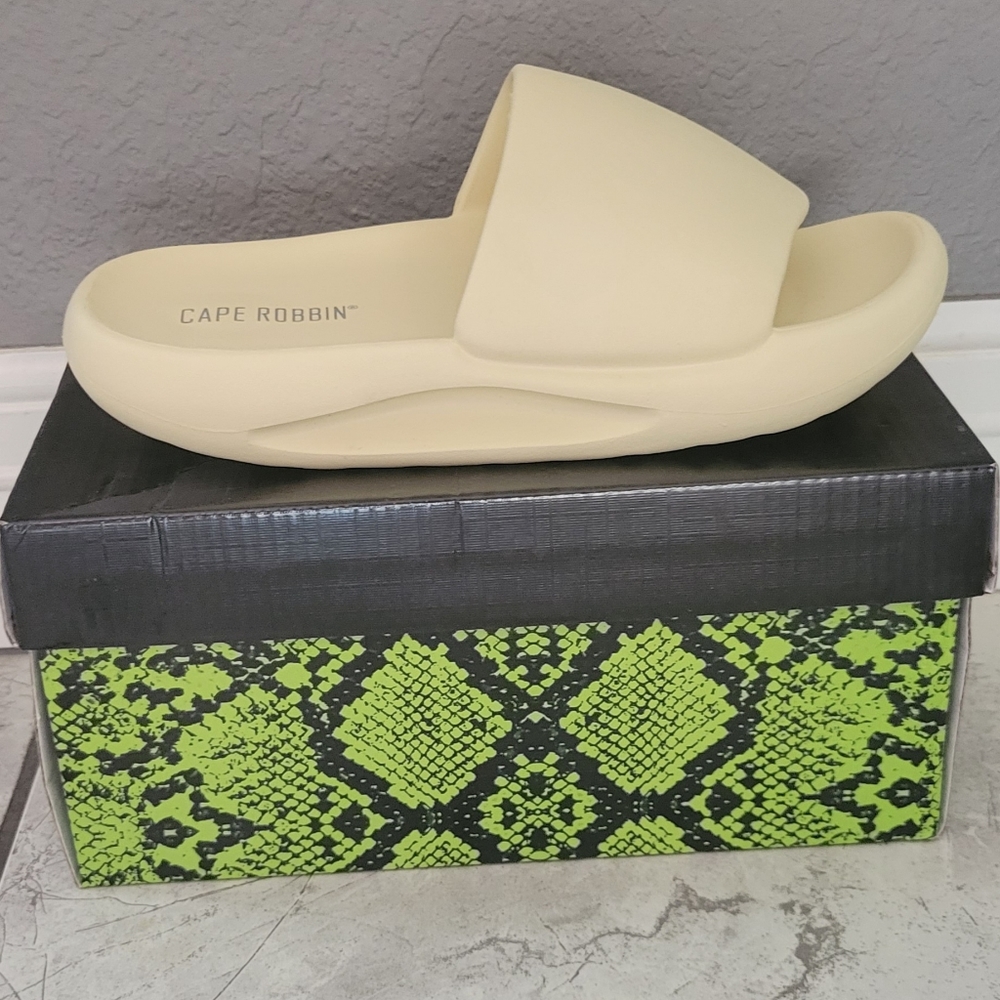 Comfy Slides